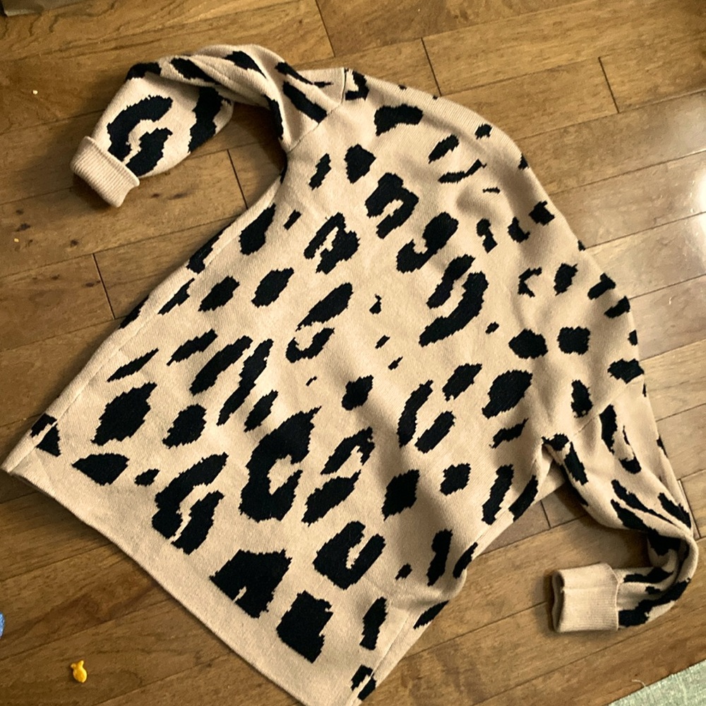 Stretchy warm cardigan - a must have cheetah!